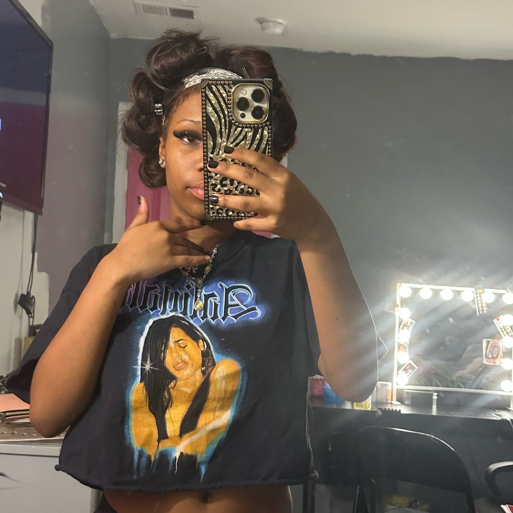 Rue21 Aaliyah Black Graphic Crop Top